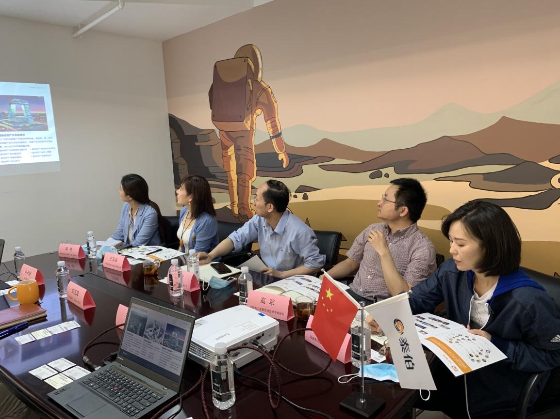 探討如何為創(chuàng)新者賦能——電促會(huì)一行調(diào)研泰伯公司